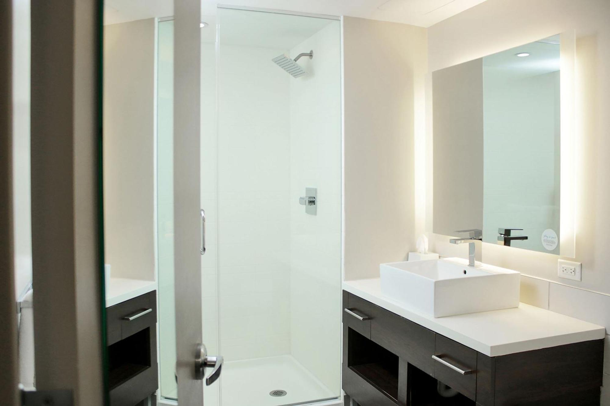 Hotel Element Miami Doral Sweetwater